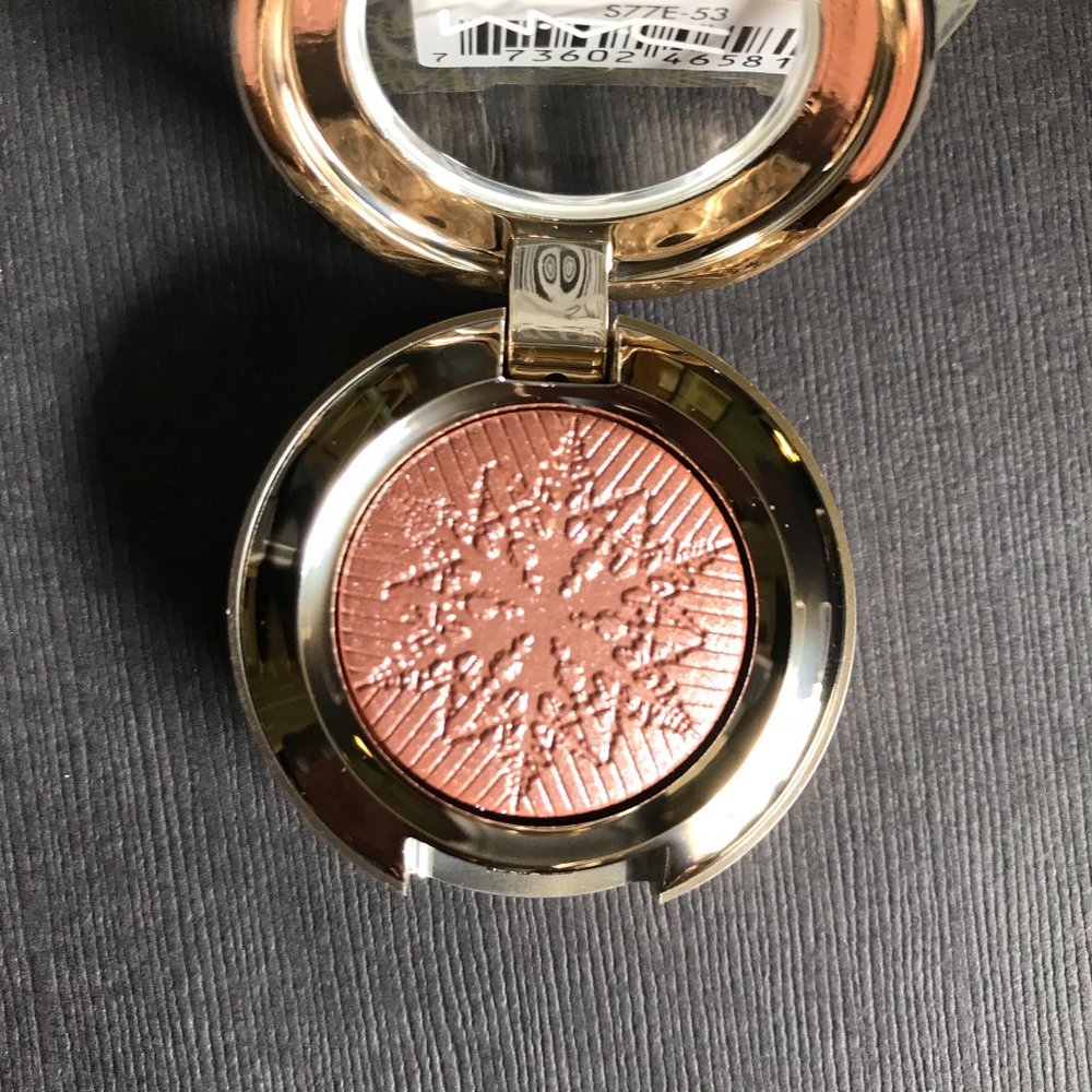 MAC Extra Dimension Eye Shadow It's Snowing *NIB*
